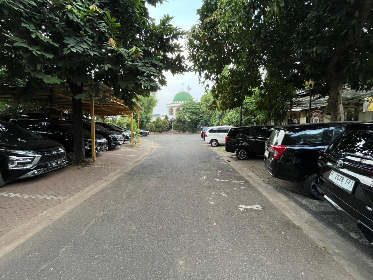 Mitsubishi Expander terbaru sewa di Bekasi