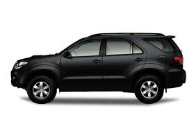 Toyota Fortuner Diesel tahun 2013 Disewakan call 021 7099 5161