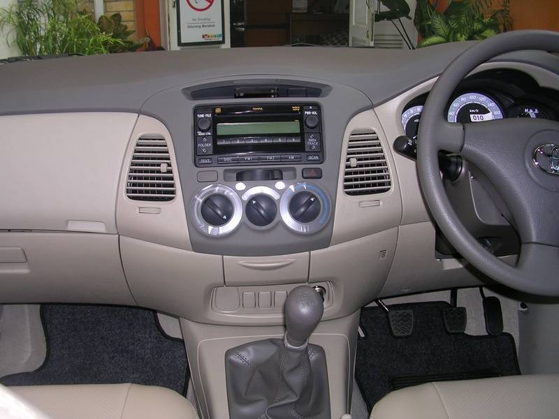 INNOVA 2009 PLUS MP3